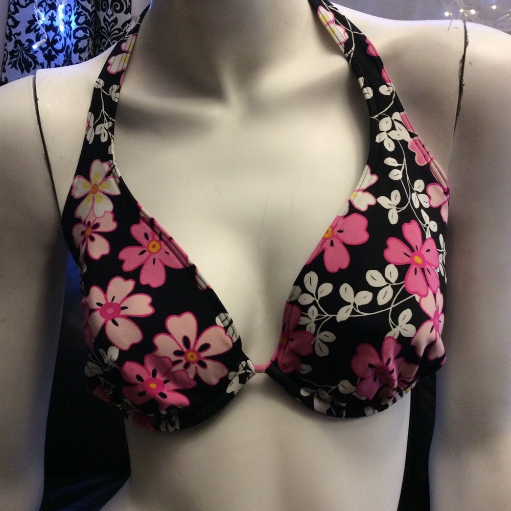 36C Victoria’s Secret push-up underwire halter top